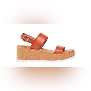 Time and Tru Two Band Fatform Sandal Size 6